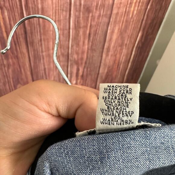 Vintage Harolds Blue Button Up Denim Top Sleeveless Cotton Blend Womens Size 4 - Picture 6 of 6